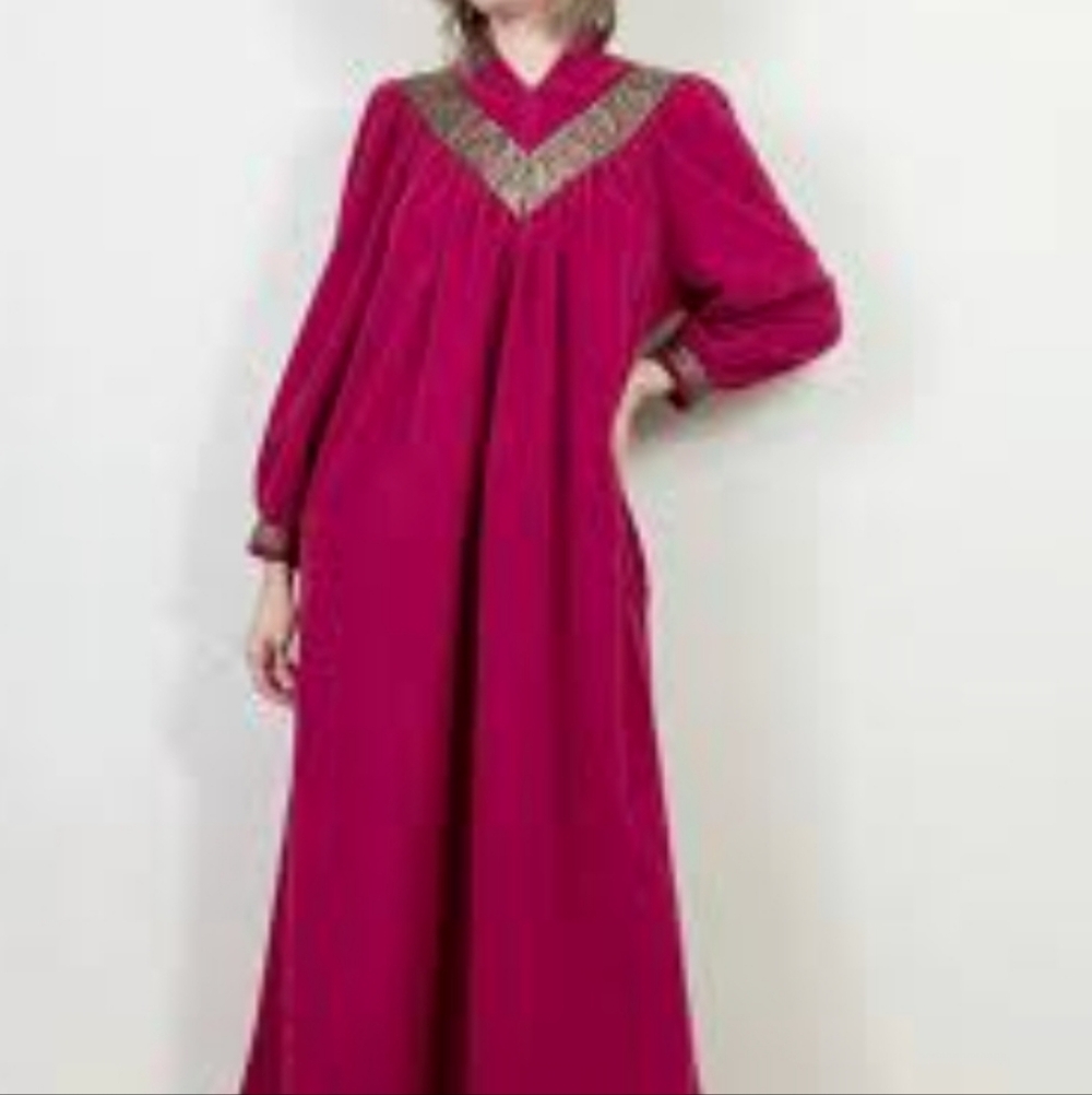 vintage Vanity Fair velour housecoat or robe, typically dating from the 1970s or